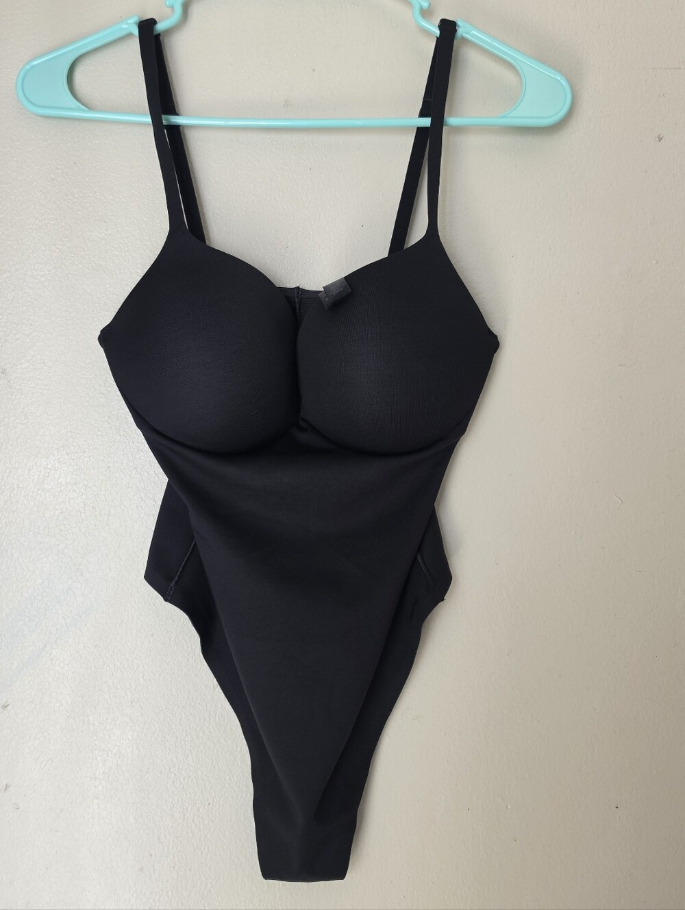 Skims ultimate body thong suit S